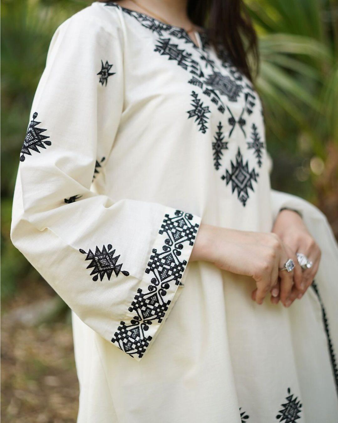 JUNA LAWN EMB 3PC