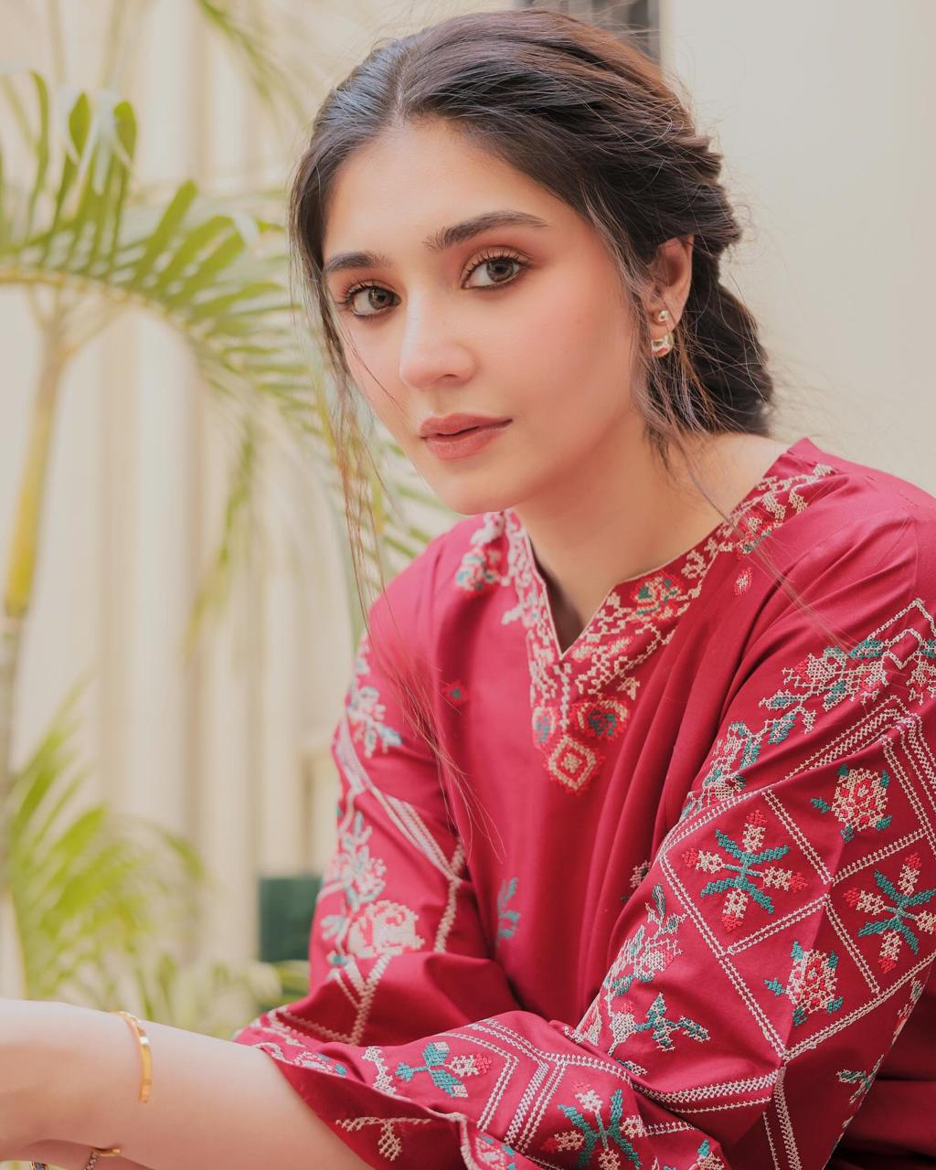 NISHA LAWN EMB ( FARSHI SHALWAR)